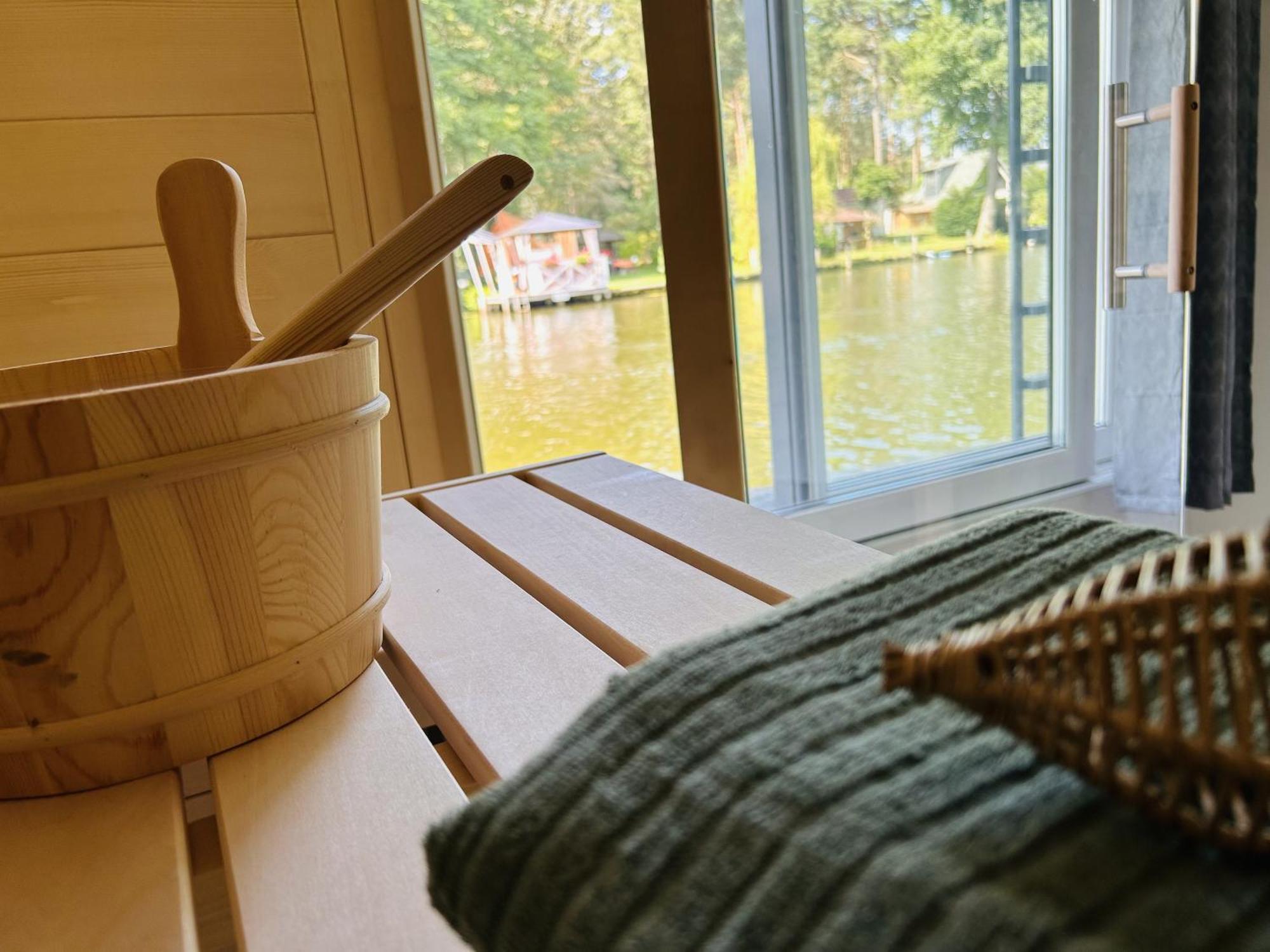 Botel Hausboot Pankow *